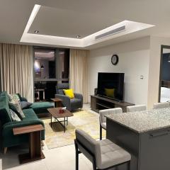 Pinnacle Row Elegance Escape