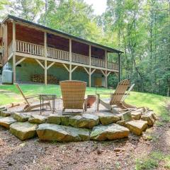 10 Mi to Main St Murphy Cabin with Covered Deck!