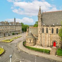 Stylish 3 Bed New Town Apartment - Traquair