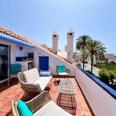 Sea view apartament with sauna and pool in Maro