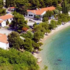 Mala Luka - Omiš, Beach Resort