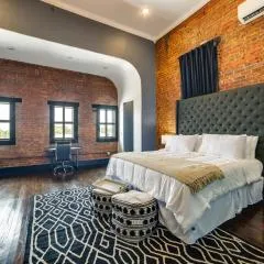 Historic Downtown Location Marshall Studio Escape