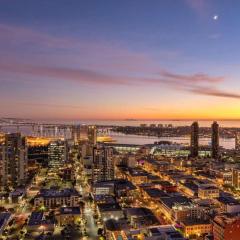 Penthouse High-Rise Ocean & City Views