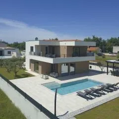 Villa Issa by Kompas Villas