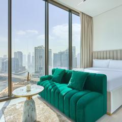 Charming Studio with Scenic Canal Views