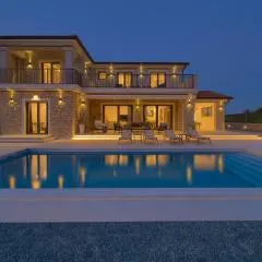 Luxury Villa Harmony with heated pool and seaview