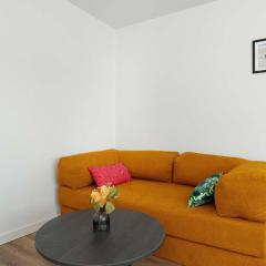 Spacious Apartment in Gdynia for 6 People by Noclegi Renters
