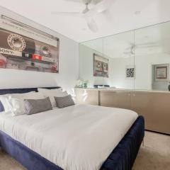 Press Play - Stylish Base in Darlinghurst Dining Hub