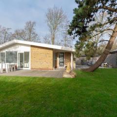 Bungalow in Sint Maartenszee near Beach