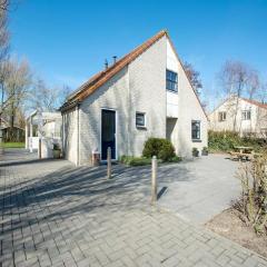 Holiday Home by Beach in Ooghduyne