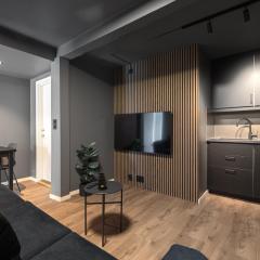 King bed - Free parking - Renovated June 2025