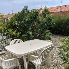 T2 Climatisé, 2 Cours, Proche Plage, Parking Privé, 5 Pers., Animaux Acceptés - FR-1-797-58
