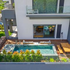 Acqua - Private Swimming Pool