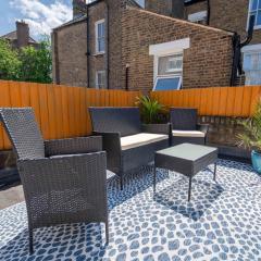 Quiet 5 bed Vauxhall House with garden and roof terrace
