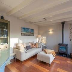 Bungalow in Sint Maartenszee near the Beach