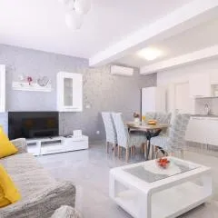 Deluxe Apartments Sanja with Seaview