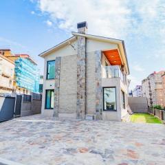 Chalet El Castro by YBH