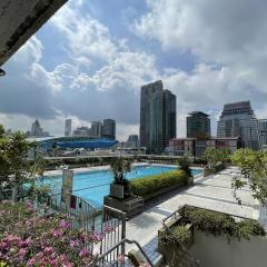 Trinity City View 3BR Spacious Family Silom