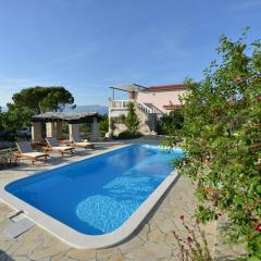 Holiday Home Pavlovi Dvori