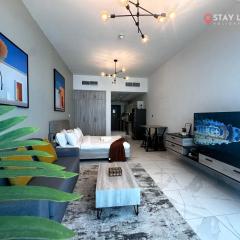 Urban Escapade l Balcony with Canal & Burj Khalifa View l Downtown near Dubai Mall