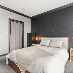 Large 1br Sub-Penthouse Near Science World