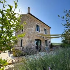 Villa Šjora - ''Autentic Dalmatian Stone Villa with Private Garden & BBQ''