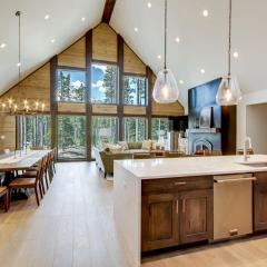 2 Mi to Big Sky Resort Luxe Mtn-View Retreat!