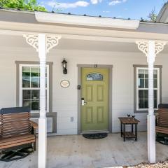 Main Street Retreat #15 - King Bed, On Main St, Shared Hot Tub & Pool