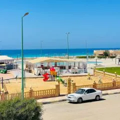 شاليه مستقل للايجار بالساحل الشمالي اول صف بحر