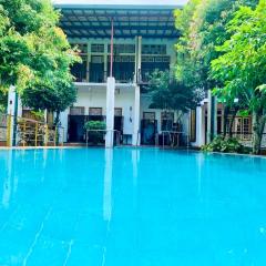 J Lake Resort Panadura