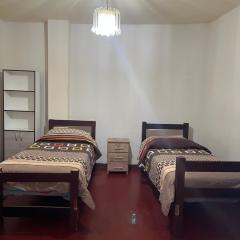 Habitación doble, baño privado, 10 cuadras Plaza de Armas