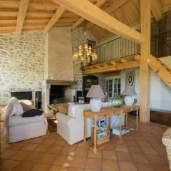 Mansion in Fargues with Pool and Garden, cleaning included