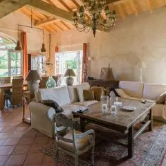 Mansion in Fargues with Pool near Bordeaux, cleaning included