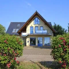 Apartment by Müritz Lake with Balcony Views, cleaning included