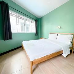 XX GO INN The Giant Swing - เสาชิงช้า