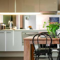 Upper West Side Gem on 25th Floor with pool and gym