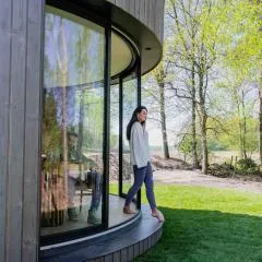 LumiPod – Luxe glazen design‑pod