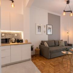 Fresh 2 bdrm Apt in Koukaki