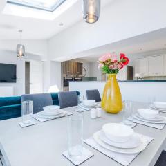 The Leeds Retreat - Sleeps 10 - Yorksha Property