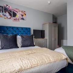 Room 5 plus optional additional lounge area with double sofa bed, 23 Deganwy Avenue