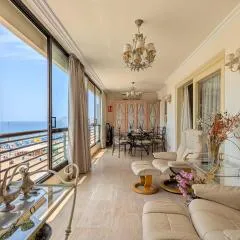 LAS ARENAS beachfront apartment