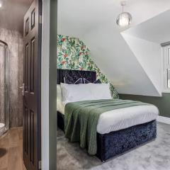 Room 8 ,double room with private bathroom with optional additional single room room 7 for third guest, 23 Deganwy Avenue