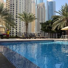 Signature Marina View 1BR, High Floor, Marina Quays