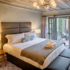 1st floor King Suite Downtown Boutique Hotel