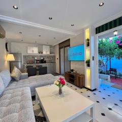 Villa 3 Corniche, Charming Seaside Villa with Jacuzzi, Carrousel Mall Rabat
