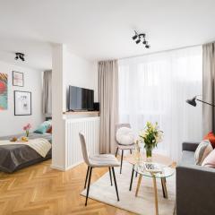 Juicy Studio for 2-3 in the buzzing city centre of Warsaw Metro Central Station