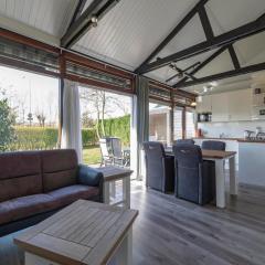 Bungalow near Sint Maartenszee Beach