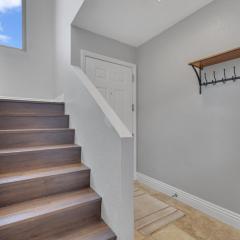 Point Loma 2BR Townhome w Parking in Prime Location