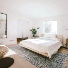 Private and Quiet Los Feliz Guest Suite with VIEWS
