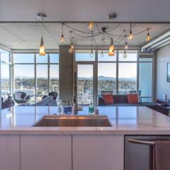 Modern Downtown SD Apartment Stunning City Views